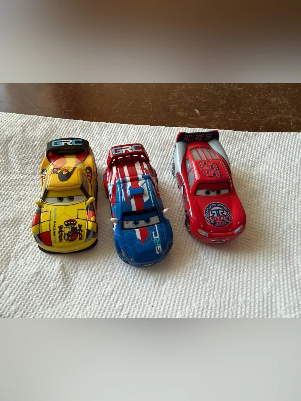 Disney Pixar cars toys global racers cup race cars lighting McQueen GUC toys